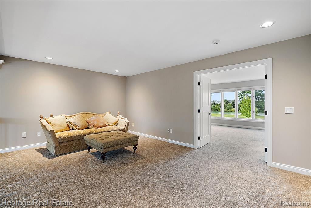 14872 STONEY BROOK Drive W, Shelby Twp, MI 48315 — Photo 18