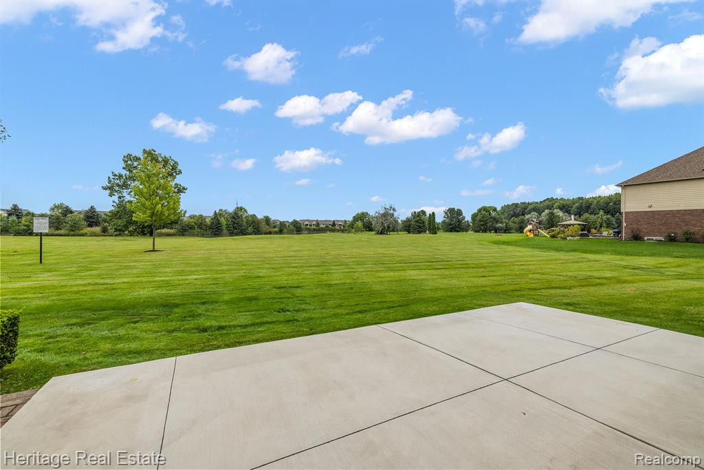 14872 STONEY BROOK Drive W, Shelby Twp, MI 48315 — Photo 30