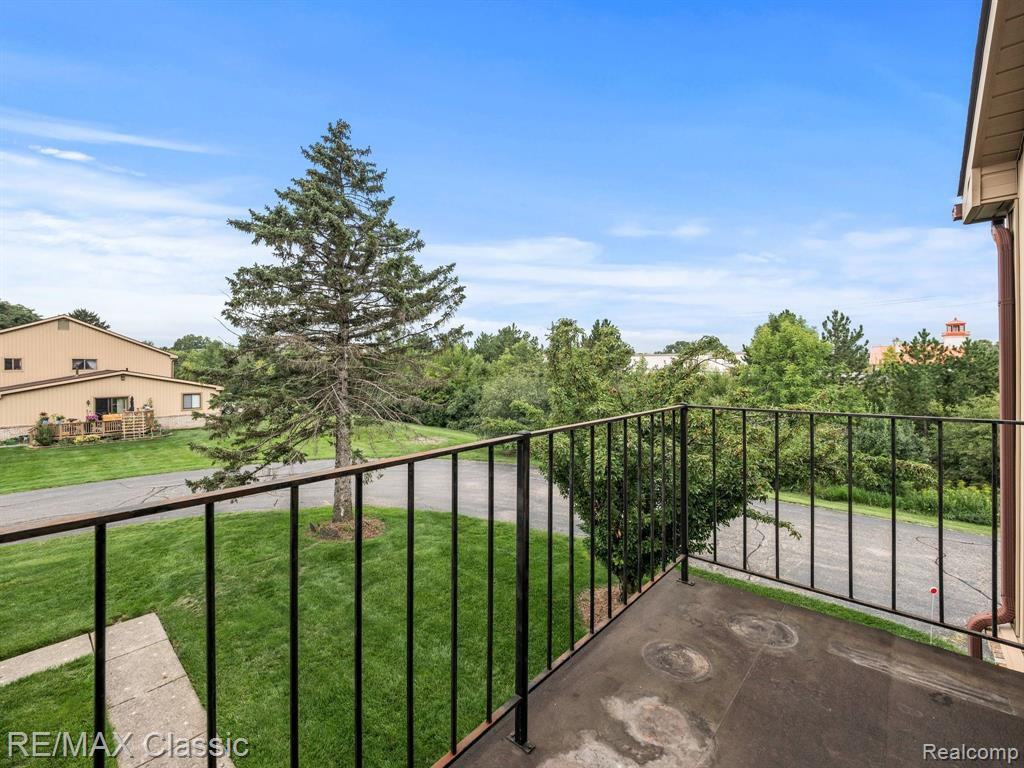 41512 BEDFORD Drive, Canton, MI 48187 — Photo 5