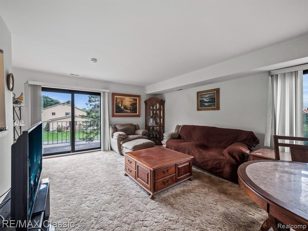 41512 BEDFORD Drive, Canton, MI 48187 — Photo 10