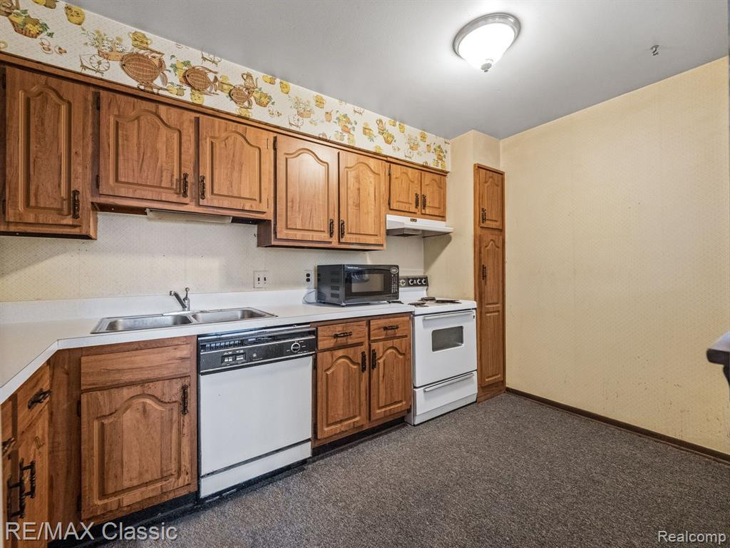 41512 BEDFORD Drive, Canton, MI 48187 — Photo 14