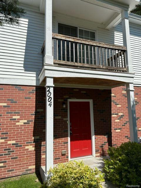 2004 RIVERSEDGE Drive, 80, Saline, MI 48176 — front exterior