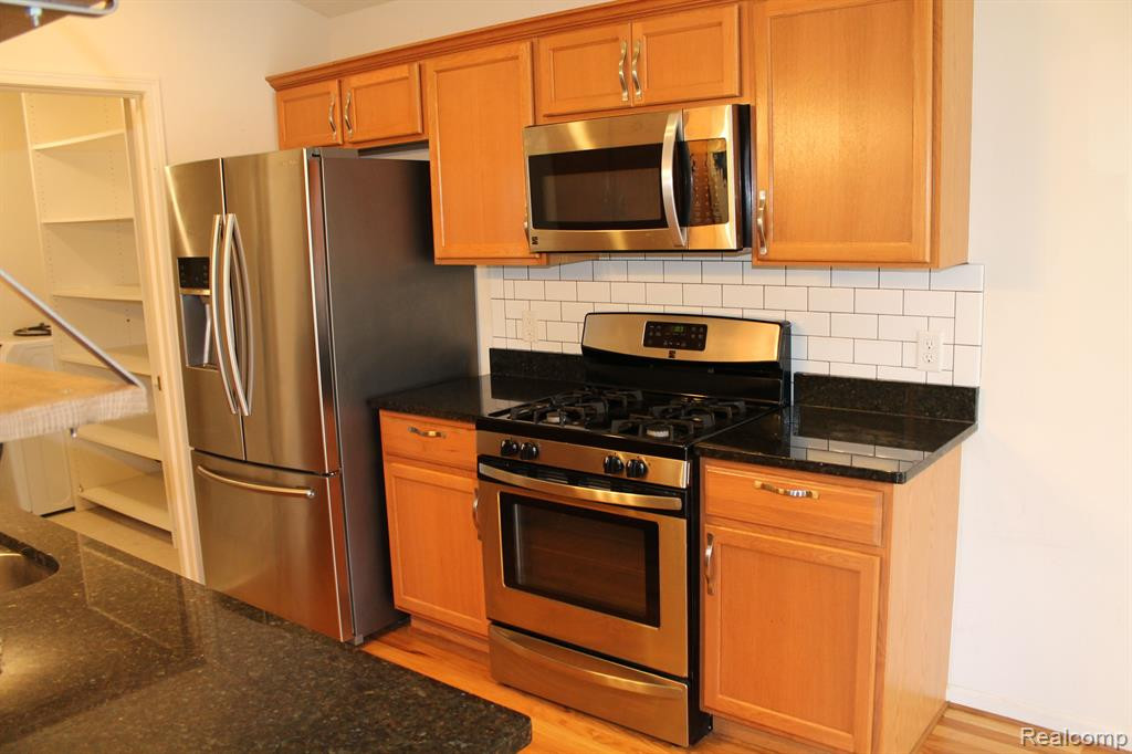 2004 RIVERSEDGE Drive, 80, Saline, MI 48176 — Photo 10