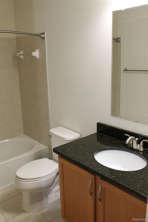 2004 RIVERSEDGE Drive, 80, Saline, MI 48176 — Photo 27