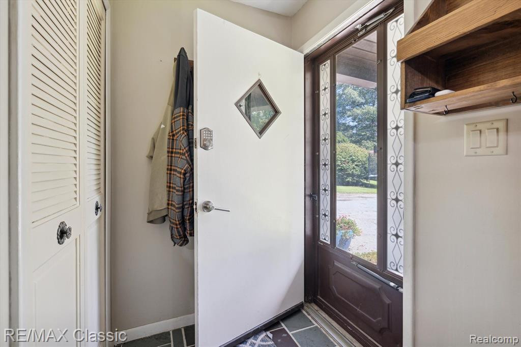 11940 POST Lane, South Lyon, MI 48178 — Photo 7