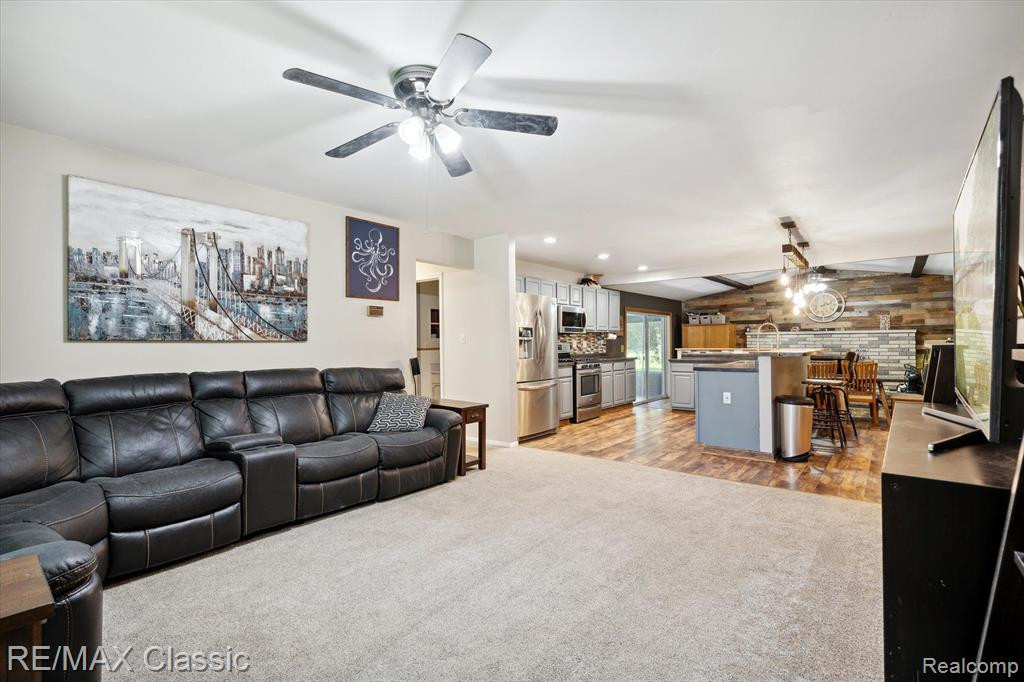 11940 POST Lane, South Lyon, MI 48178 — Photo 10
