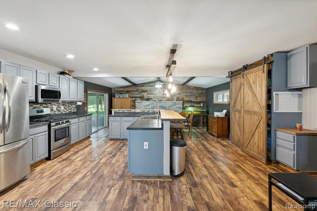 11940 POST Lane, South Lyon, MI 48178 — Photo 12
