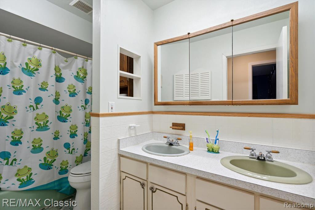 11940 POST Lane, South Lyon, MI 48178 — Photo 18