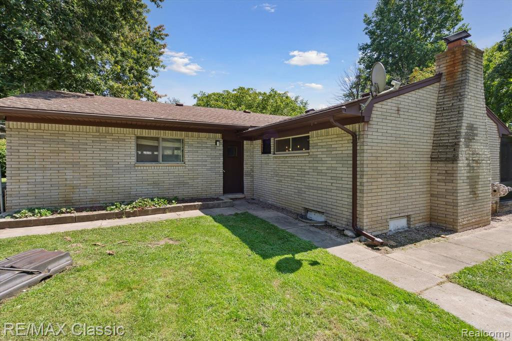 11940 POST Lane, South Lyon, MI 48178 — Photo 32