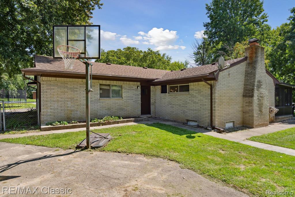 11940 POST Lane, South Lyon, MI 48178 — Photo 33