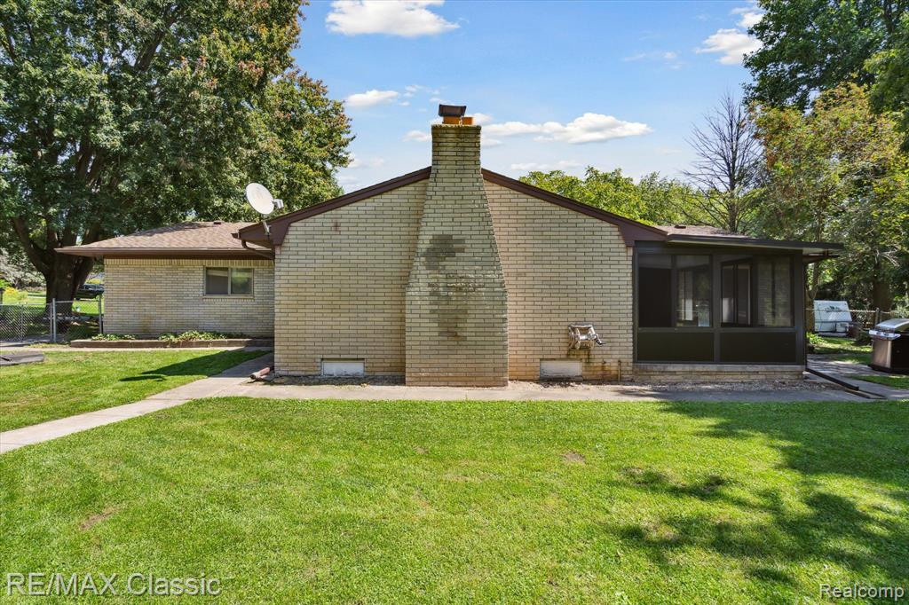 11940 POST Lane, South Lyon, MI 48178 — Photo 35