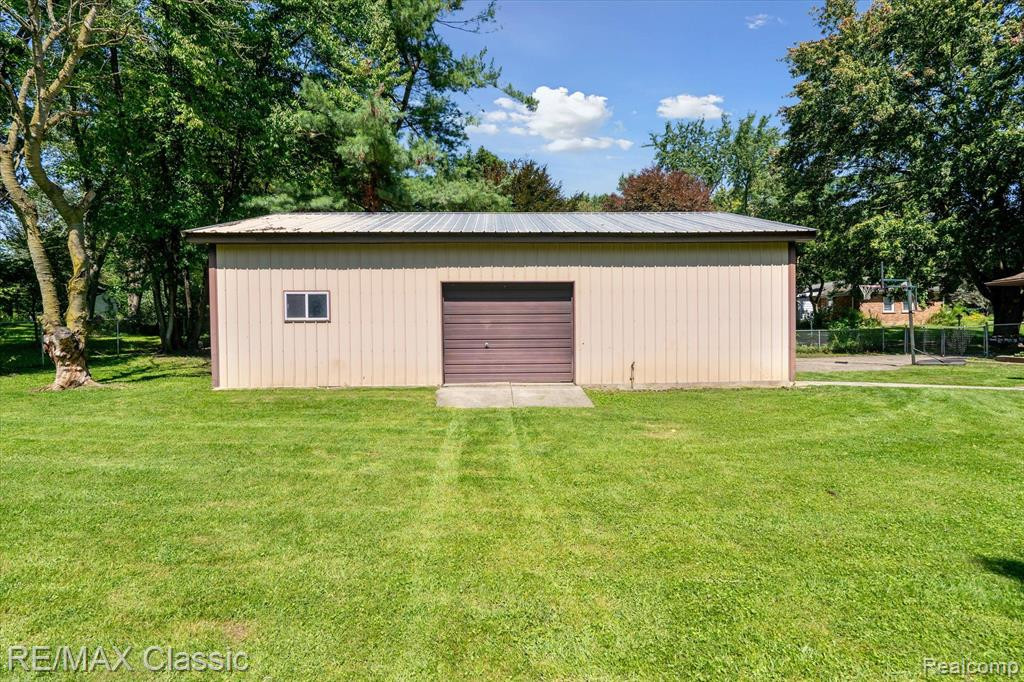 11940 POST Lane, South Lyon, MI 48178 — Photo 37