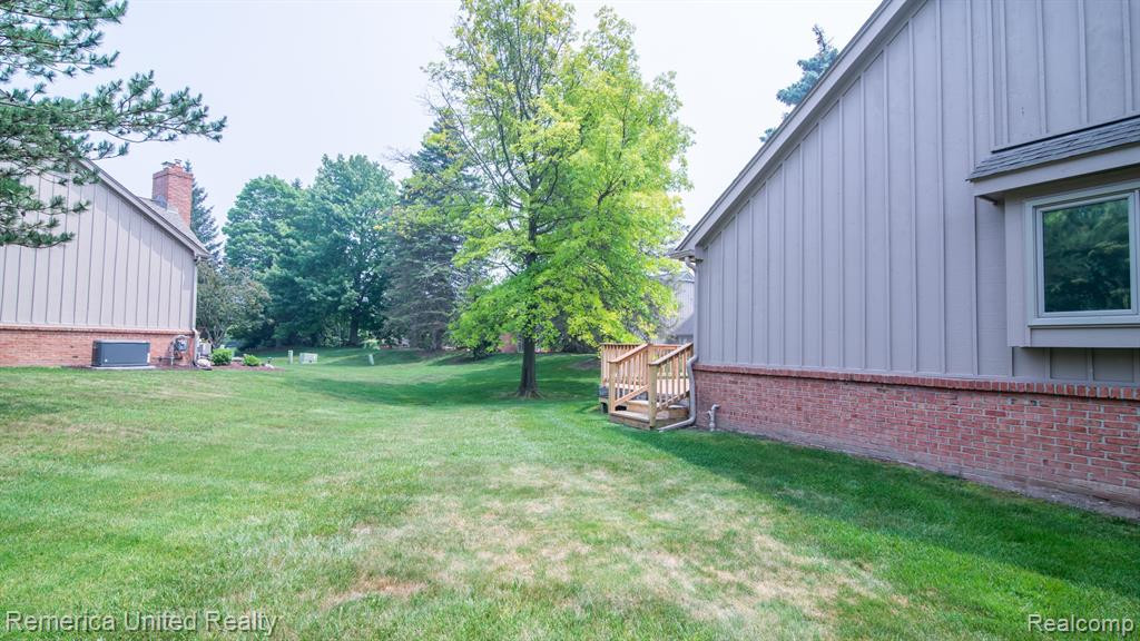 37681 Russett Drive, Farmington Hills, MI 48331 — Photo 5