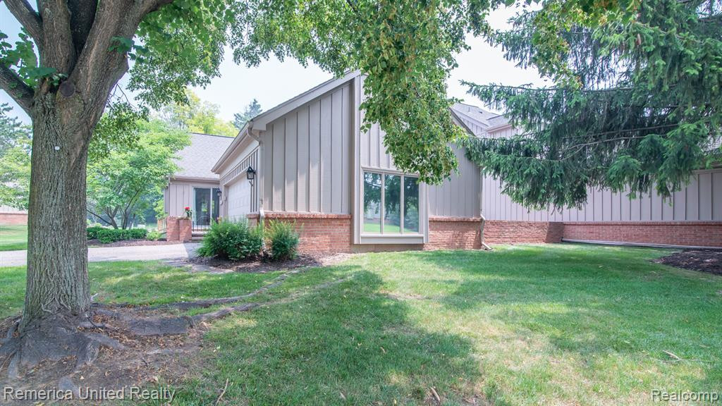 37681 Russett Drive, Farmington Hills, MI 48331 — Photo 15