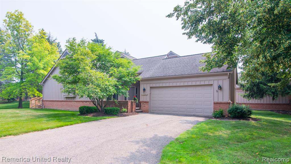 37681 Russett Drive, Farmington Hills, MI 48331 — Photo 17