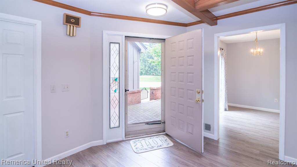37681 Russett Drive, Farmington Hills, MI 48331 — Photo 24
