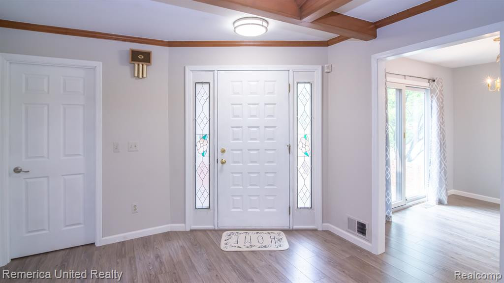 37681 Russett Drive, Farmington Hills, MI 48331 — Photo 25