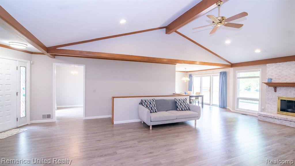 37681 Russett Drive, Farmington Hills, MI 48331 — Photo 37