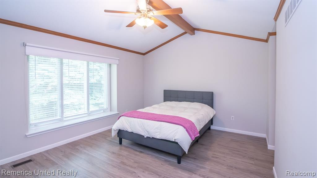 37681 Russett Drive, Farmington Hills, MI 48331 — Photo 48