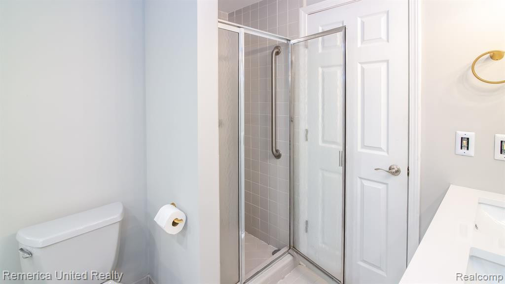 37681 Russett Drive, Farmington Hills, MI 48331 — Photo 52
