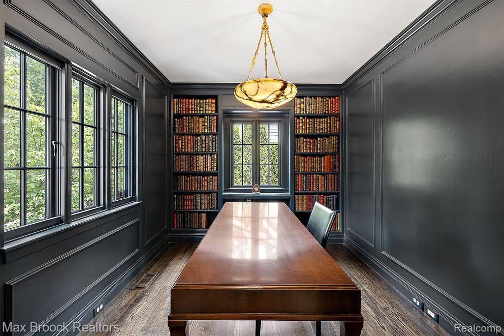 2105 WALLINGFORD Road, Ann Arbor, MI 48104 — Photo 13