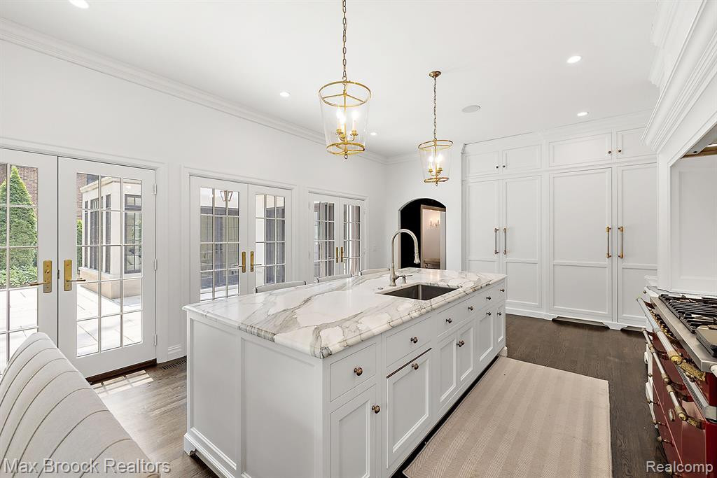 2105 WALLINGFORD Road, Ann Arbor, MI 48104 — Photo 17