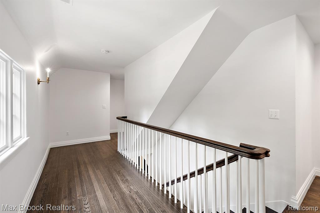 2105 WALLINGFORD Road, Ann Arbor, MI 48104 — Photo 24