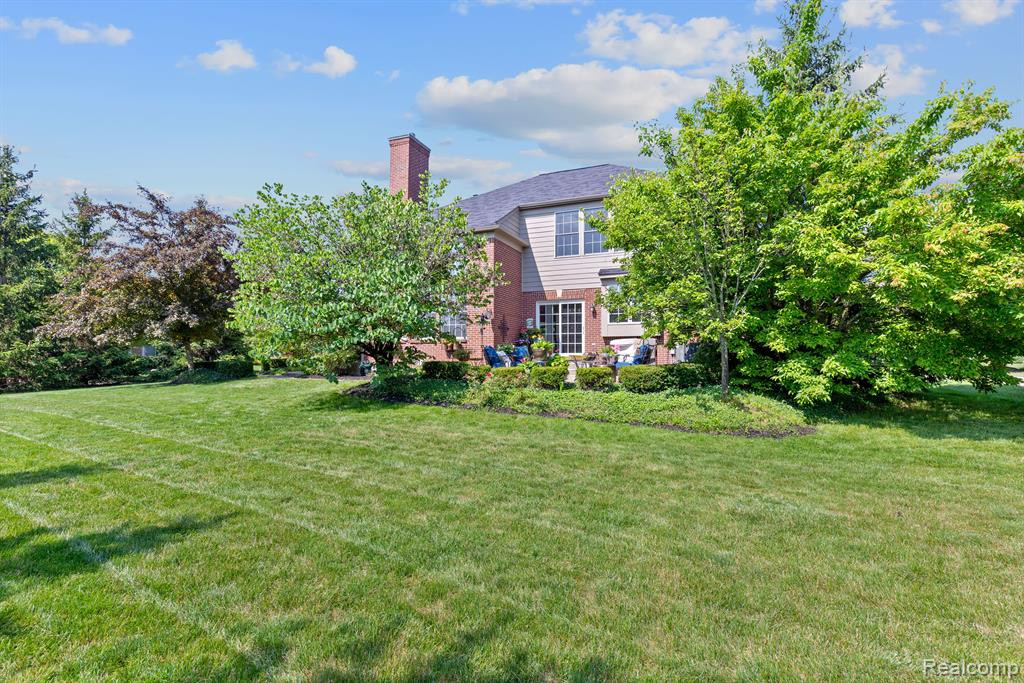 1352 COLONADE Court, Canton, MI 48187 — Photo 8