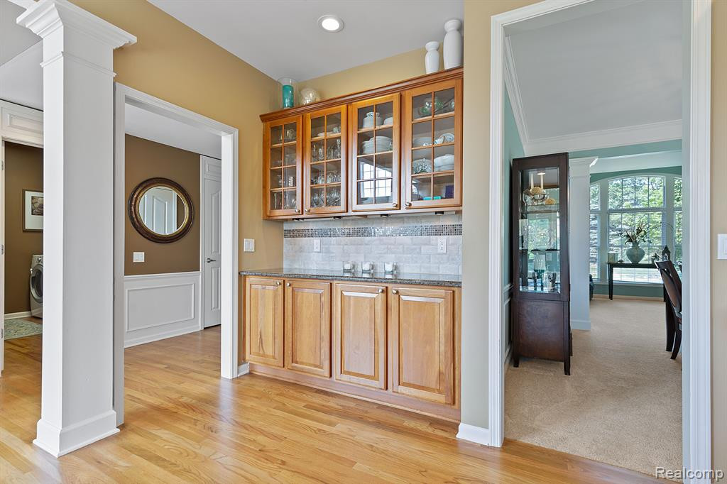 1352 COLONADE Court, Canton, MI 48187 — Photo 17