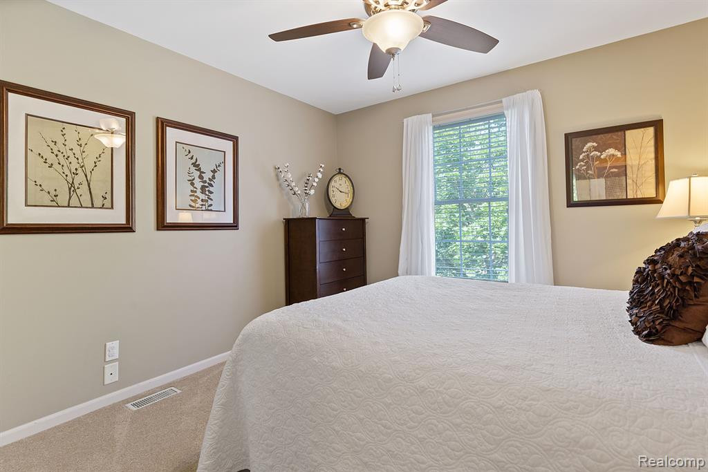 1352 COLONADE Court, Canton, MI 48187 — Photo 29
