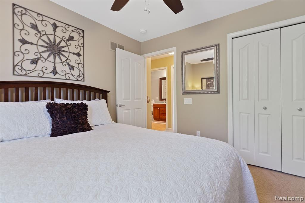 1352 COLONADE Court, Canton, MI 48187 — Photo 30