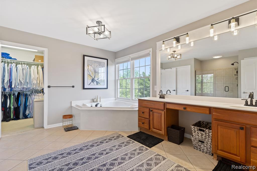 1352 COLONADE Court, Canton, MI 48187 — Photo 37