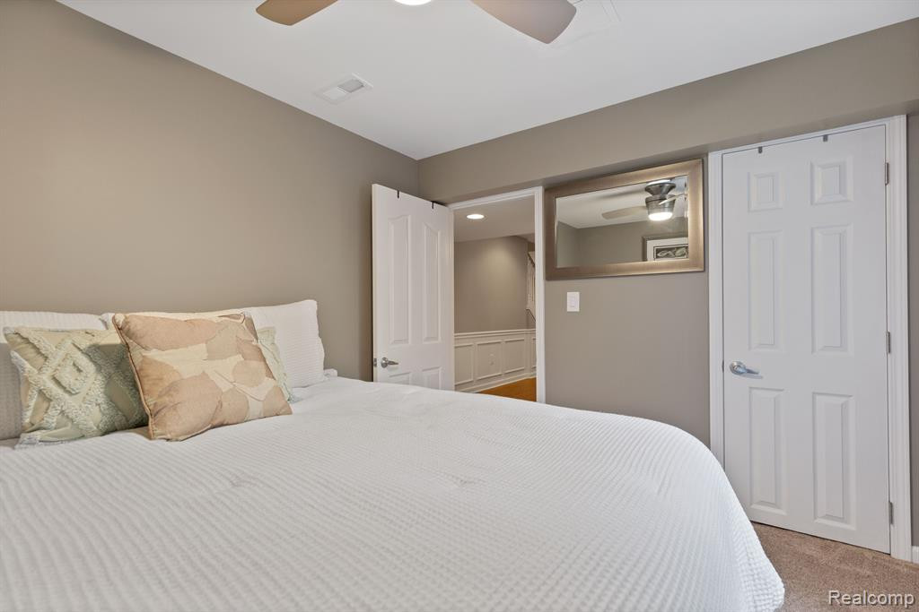 1352 COLONADE Court, Canton, MI 48187 — Photo 43
