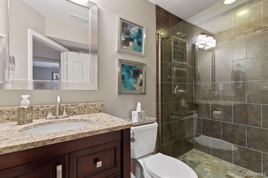 1352 COLONADE Court, Canton, MI 48187 — Photo 44