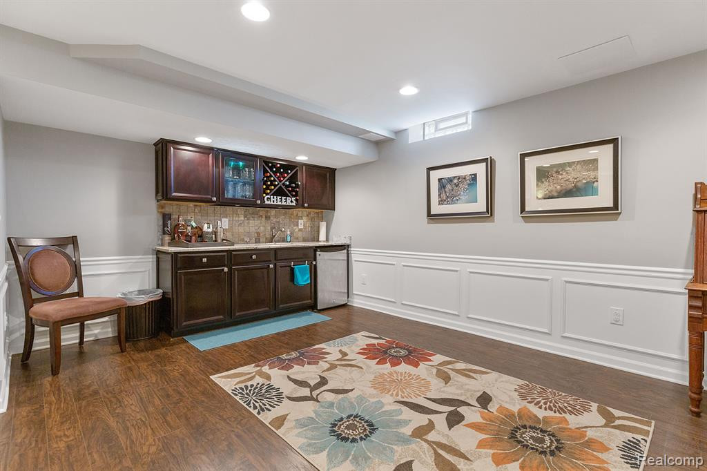 1352 COLONADE Court, Canton, MI 48187 — Photo 45