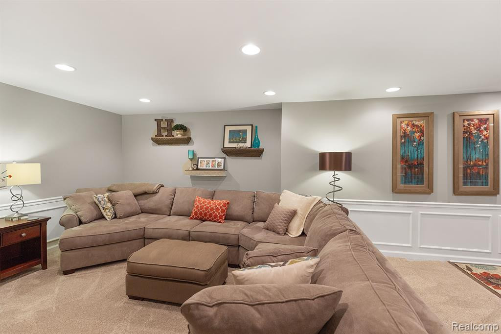 1352 COLONADE Court, Canton, MI 48187 — Photo 48