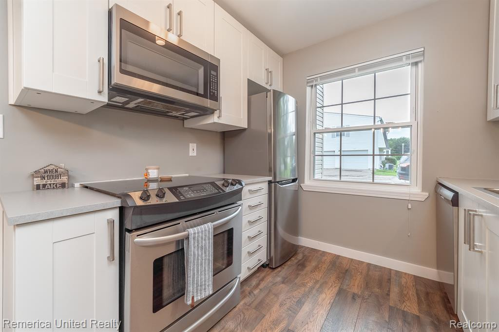 266 AQUEDUCT Drive, Walled Lake, MI 48390 — Photo 5
