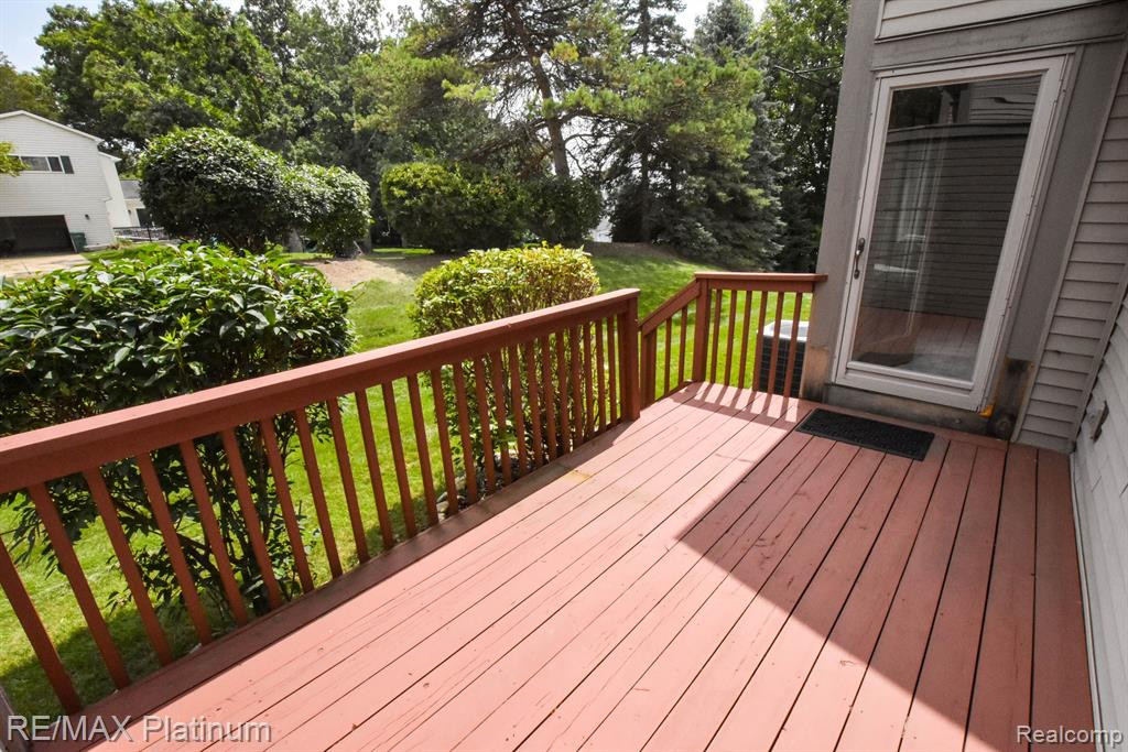 1025 ELMWOOD Drive, Brighton, MI 48116 — Photo 6