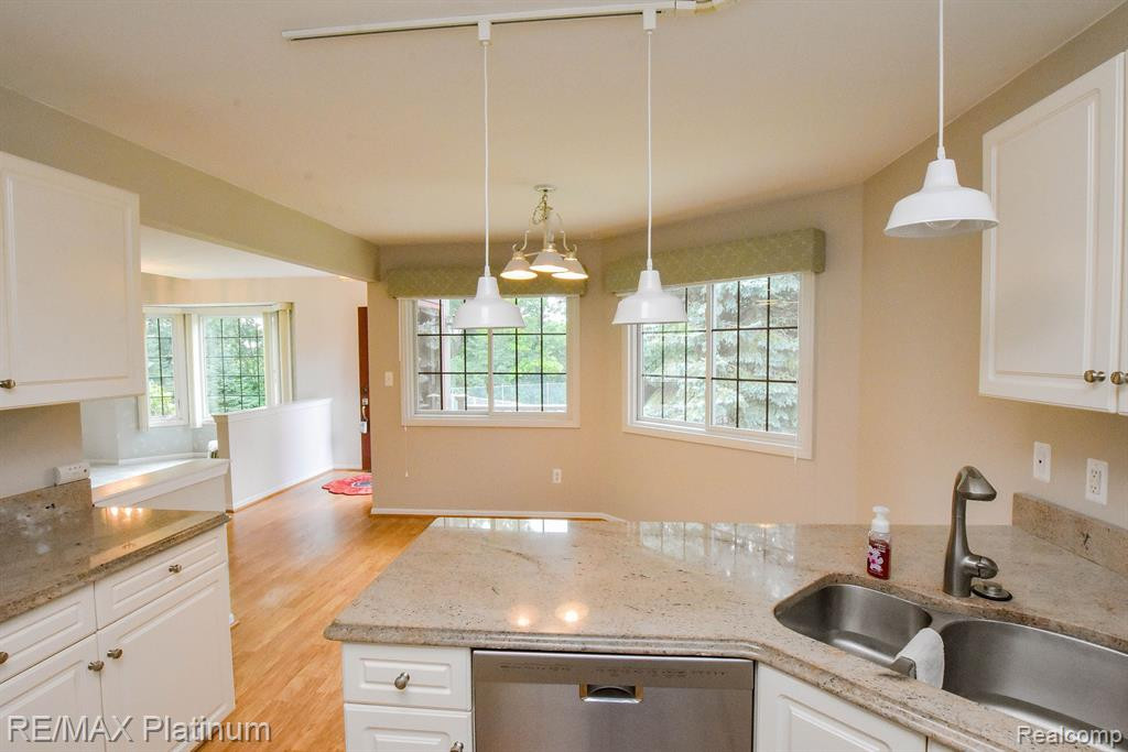 1025 ELMWOOD Drive, Brighton, MI 48116 — Photo 21
