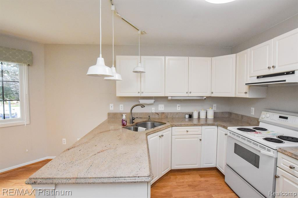 1025 ELMWOOD Drive, Brighton, MI 48116 — Photo 22