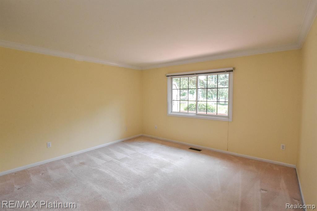 1025 ELMWOOD Drive, Brighton, MI 48116 — Photo 24