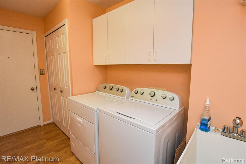 1025 ELMWOOD Drive, Brighton, MI 48116 — Photo 38
