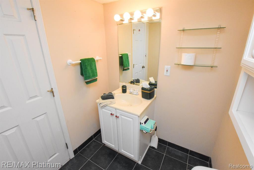1025 ELMWOOD Drive, Brighton, MI 48116 — Photo 42