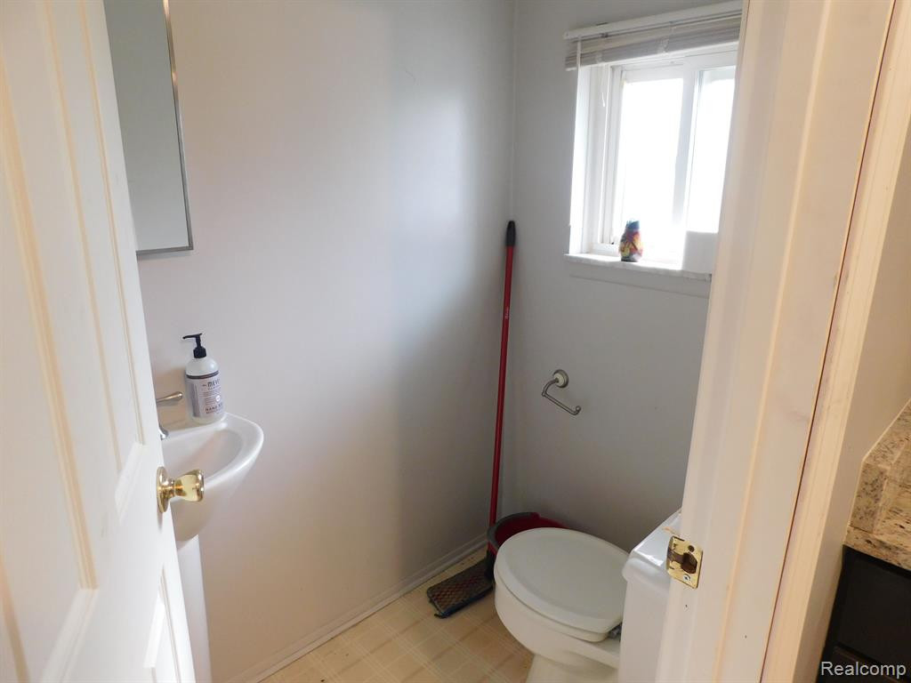 5280 KEMO Drive, Shelby, MI 48317 — Photo 29