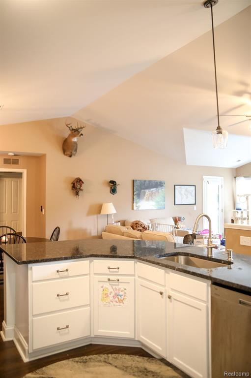 4119 KIRKWAY, Howell, MI 48843 — Photo 6
