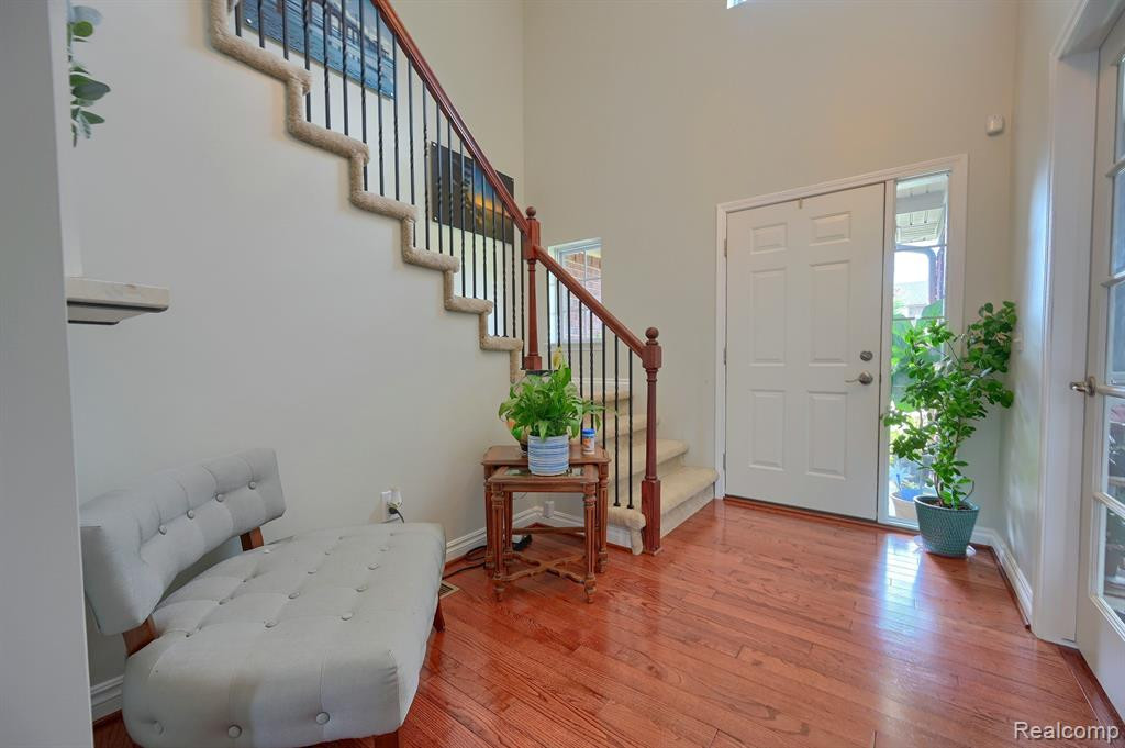 24460 WEDGEWOOD Drive, South Lyon, MI 48178 — Photo 4