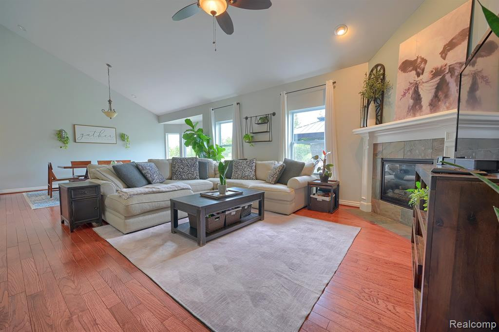 24460 WEDGEWOOD Drive, South Lyon, MI 48178 — Photo 8