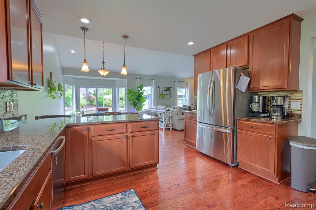 24460 WEDGEWOOD Drive, South Lyon, MI 48178 — Photo 13