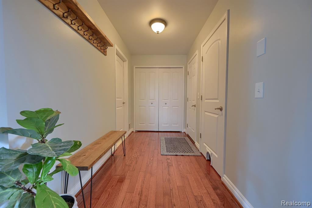 24460 WEDGEWOOD Drive, South Lyon, MI 48178 — Photo 18
