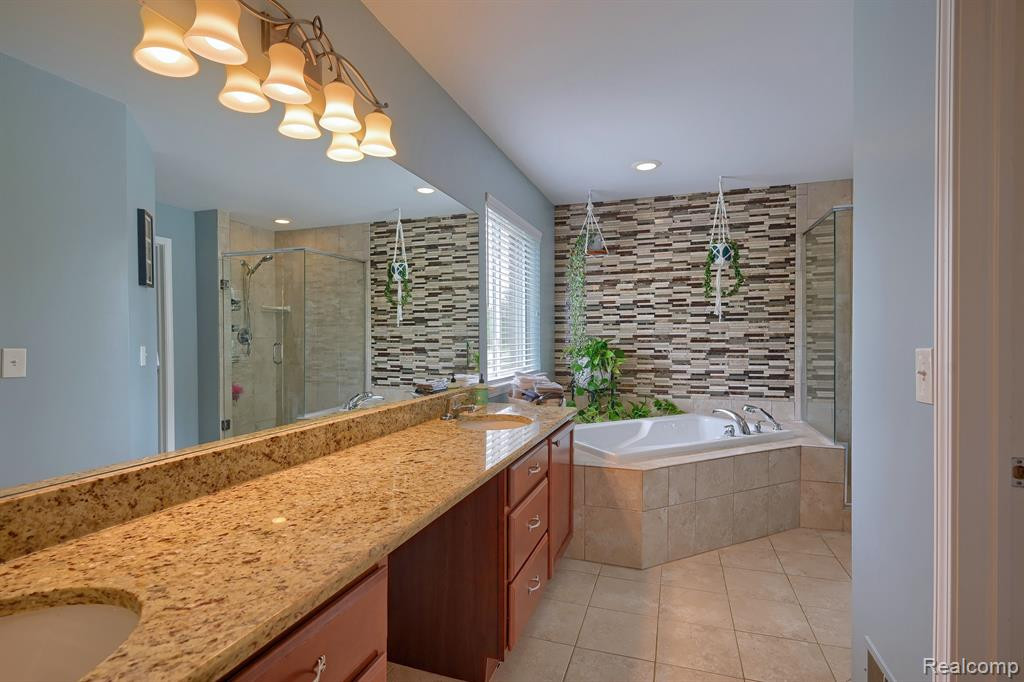 24460 WEDGEWOOD Drive, South Lyon, MI 48178 — Photo 22